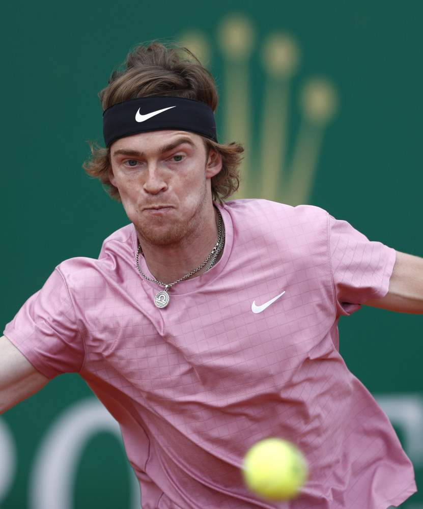 尤其在竞争 尤其在竞争